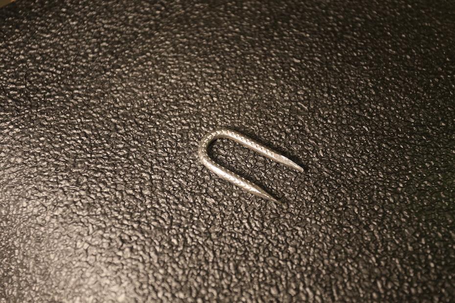 SERRATED ZINC DIAMOND POINT STAPLES .162